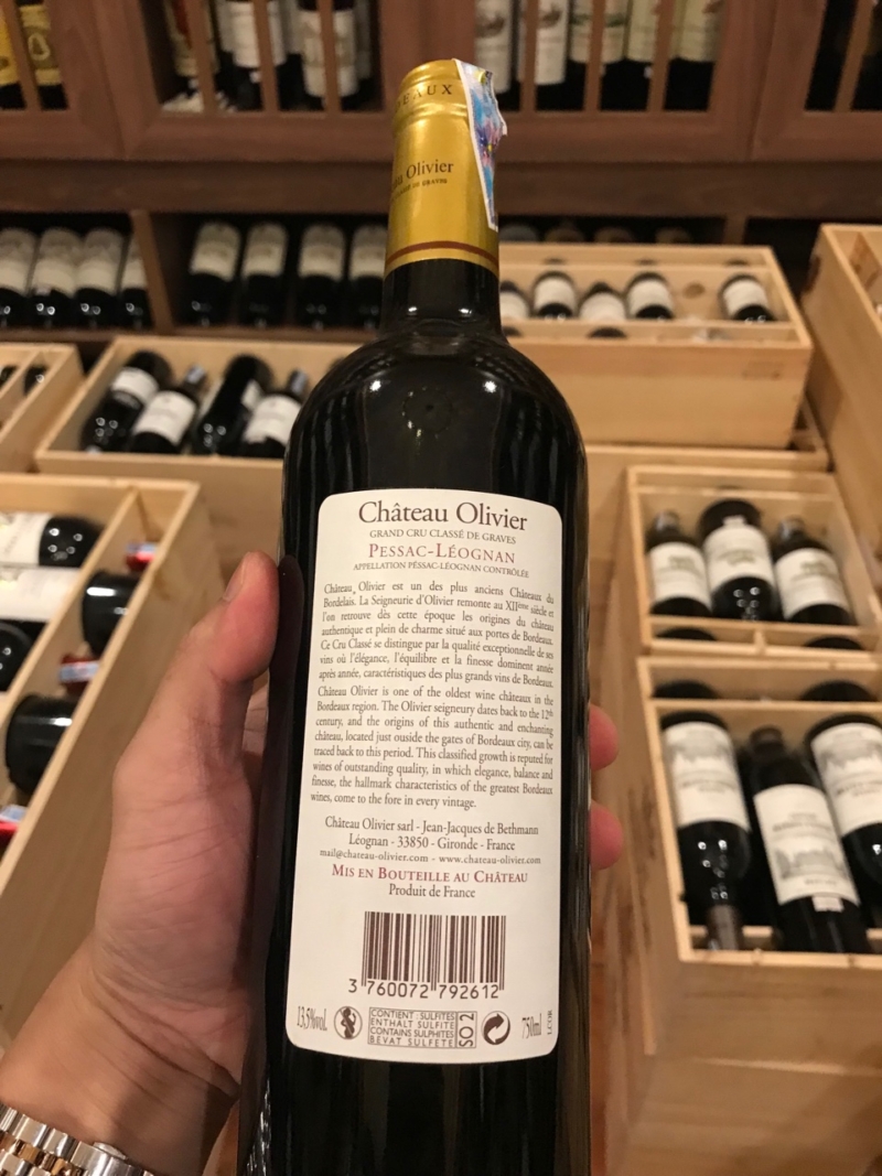 Rượu vang Château Olivier