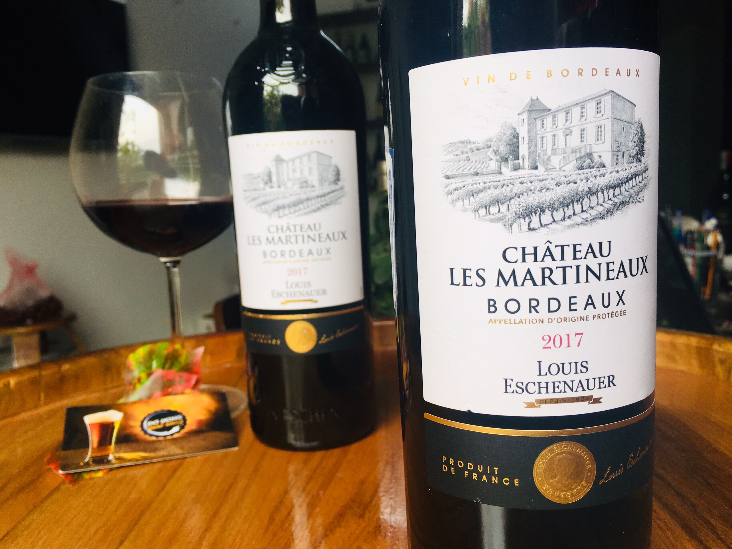 vang Chateau Les Martineaux Bordeaux có giá thành rất phải chăng
