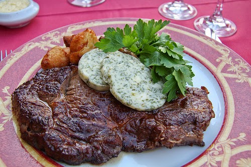 Một suất thịt nướng Entrecote