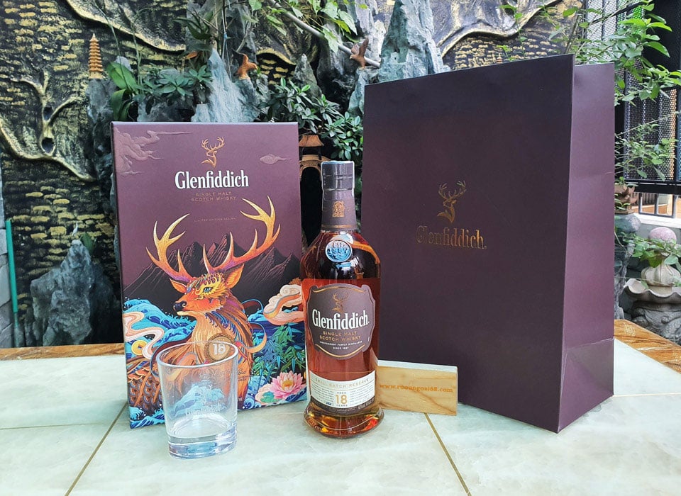 Rượu Glenfiddich 18 Hộp Quà Tết 2020 thực tế